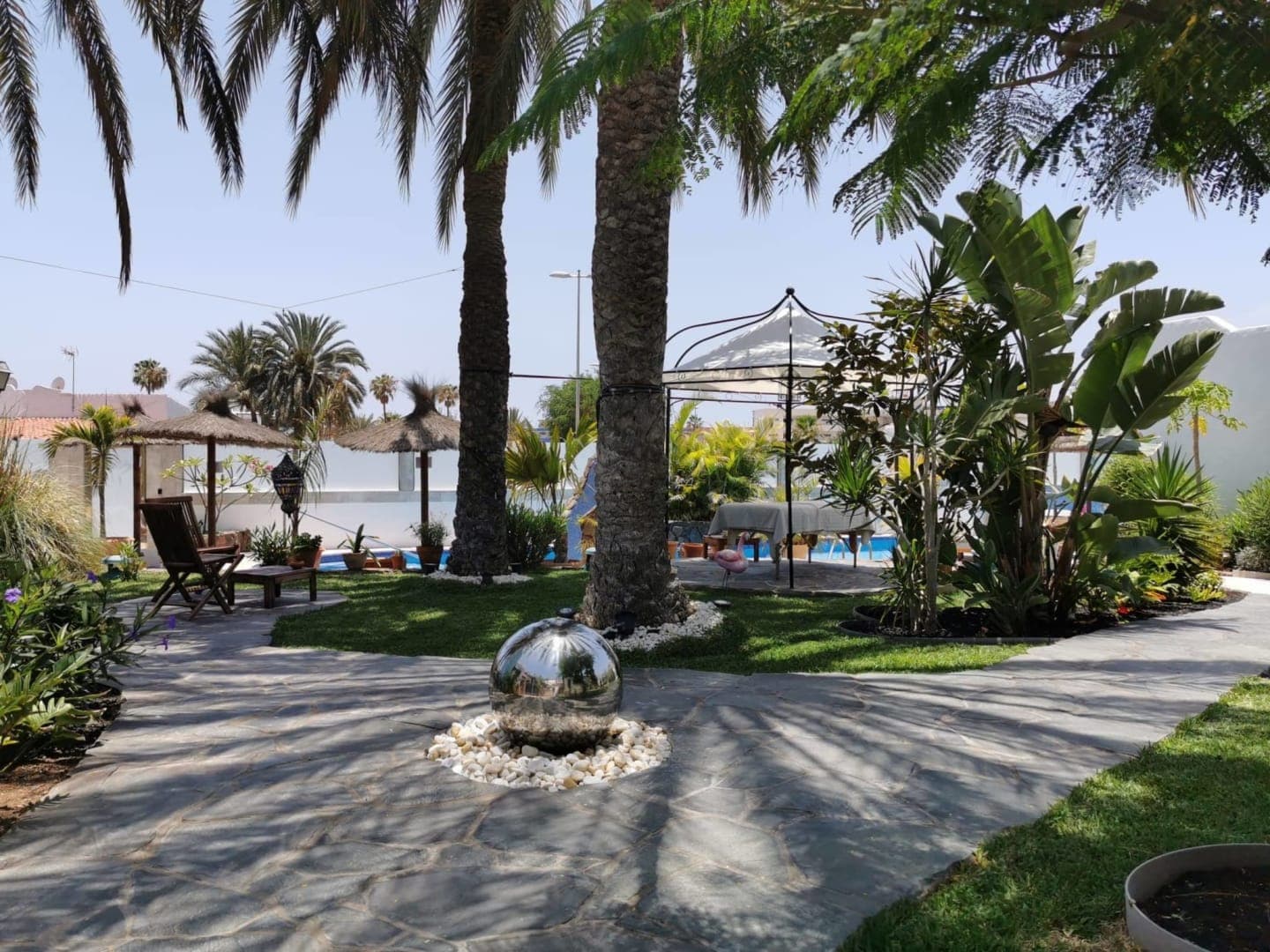 Birdcage Resort
