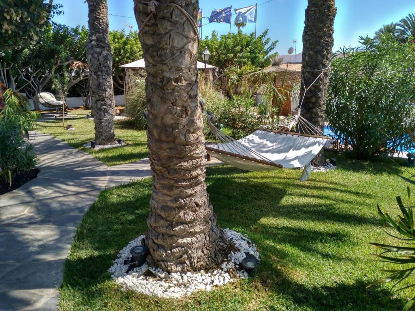 Birdcage Resort
