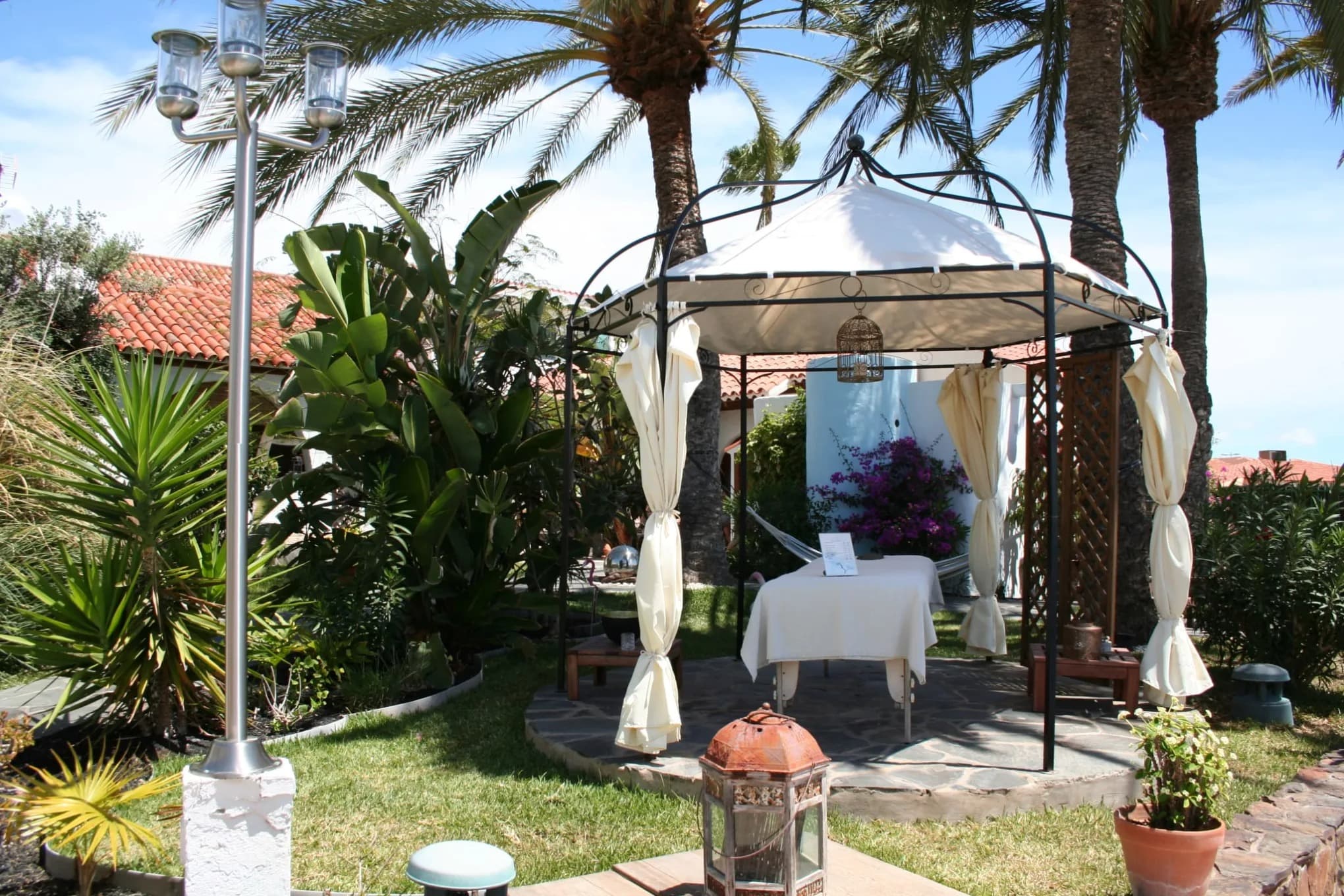 Birdcage Resort